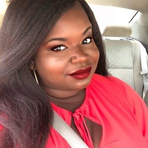 Meet your Posher, Anika